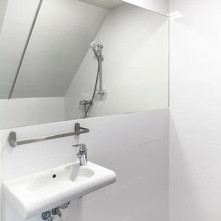 Moho Xl Hostel
